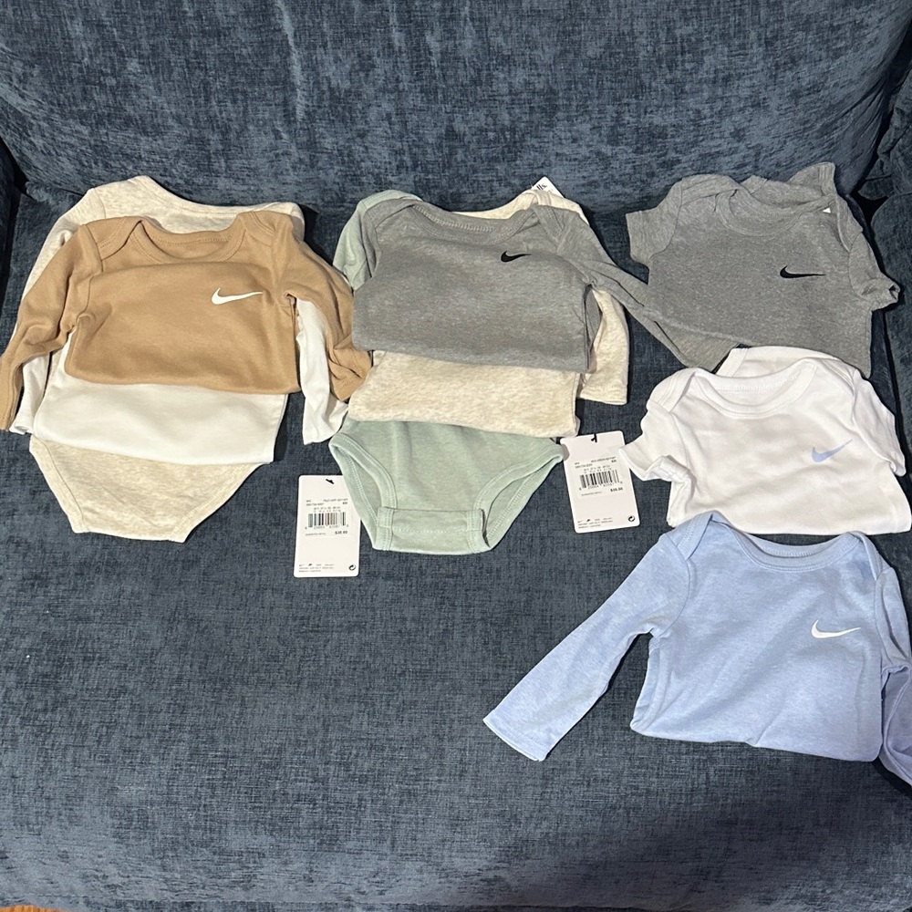 Nike Kids Bodysuit Set -6 months